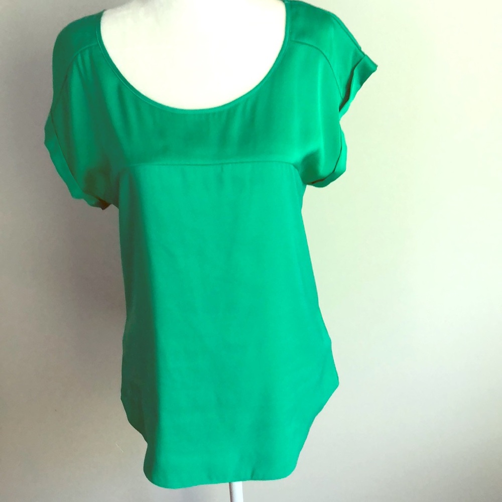 Emerald green express scoop neck blouse